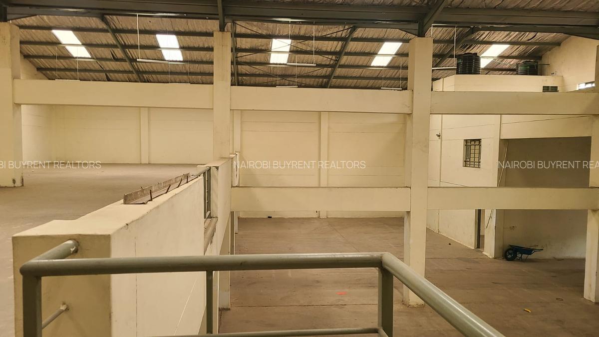 50,000 ft² Warehouse with Fibre Internet in Industrial Area - 1