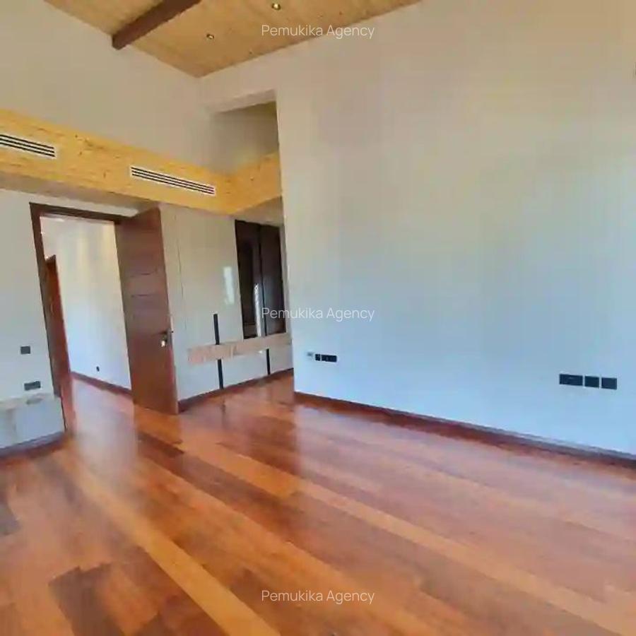 4 Bed Townhouse with En Suite in Runda - 16