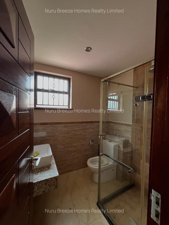 4 Bed Townhouse with En Suite in Lavington - 8