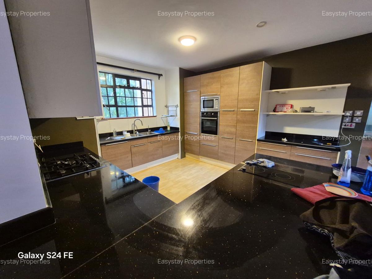 4 Bed House with En Suite in Runda - 3