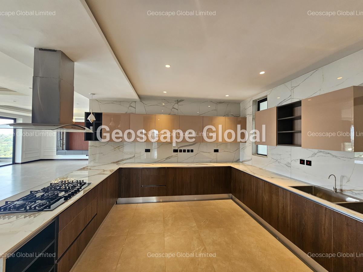 3 Bed Apartment with En Suite in Riverside - 10