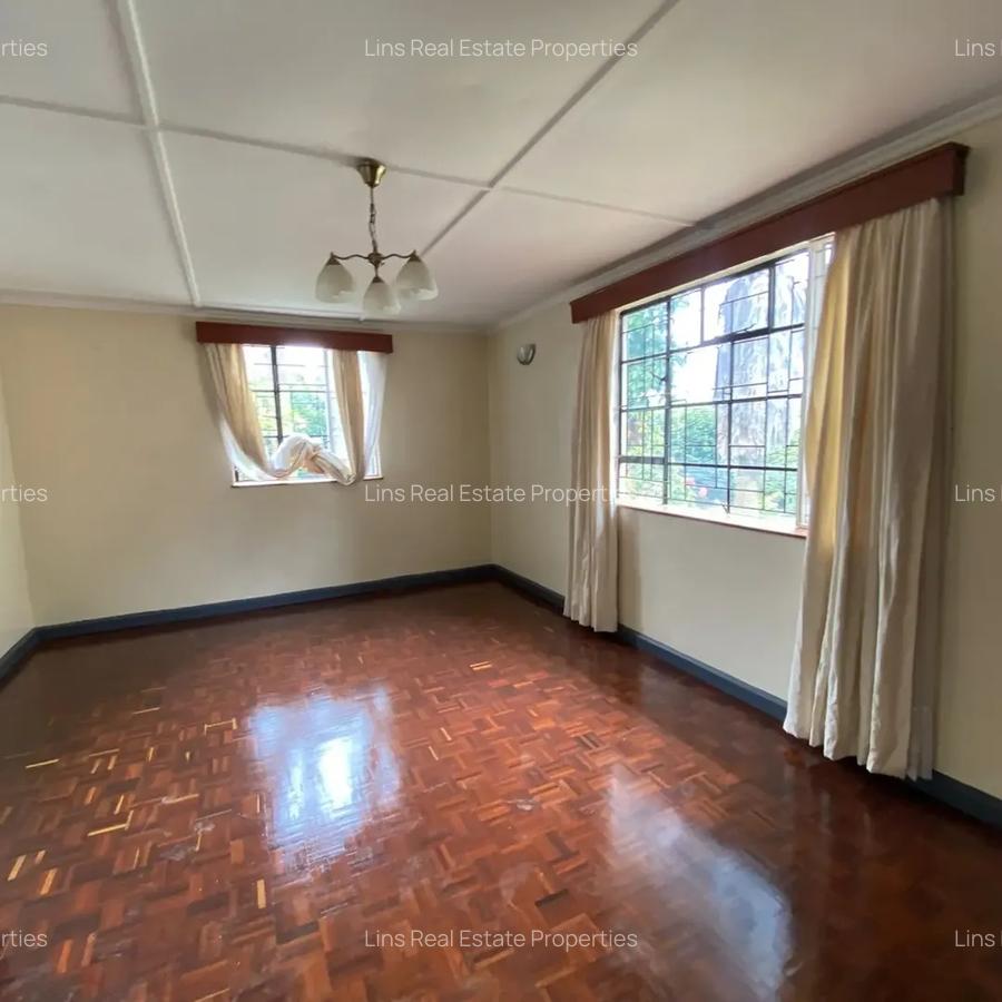 5 Bed House with En Suite in Runda - 18