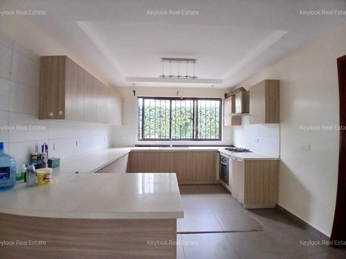 4 Bed Townhouse with En Suite at Lavington Green - 19