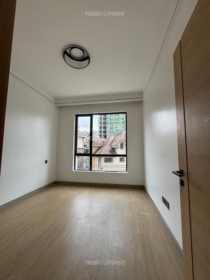 1 Bed Apartment with En Suite at Lavington - 5