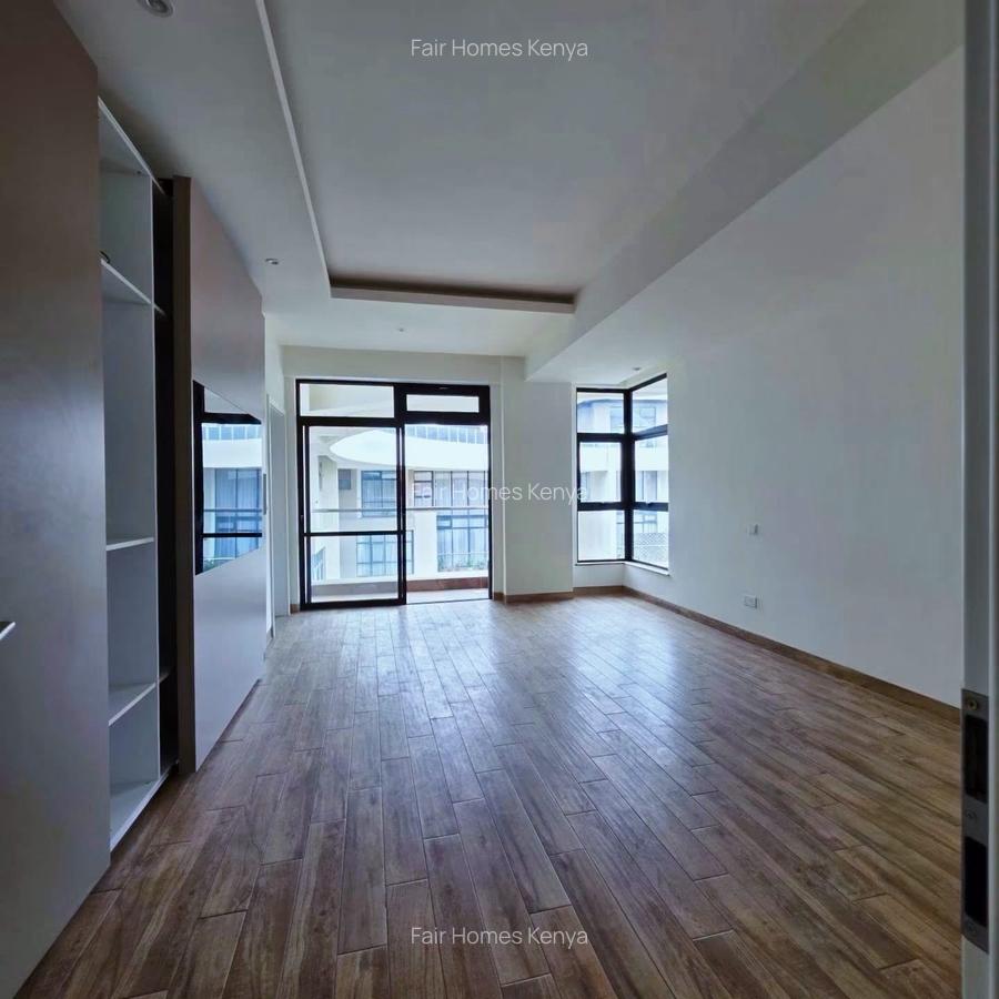 4 Bed Apartment with En Suite at Riverside Drive - 10