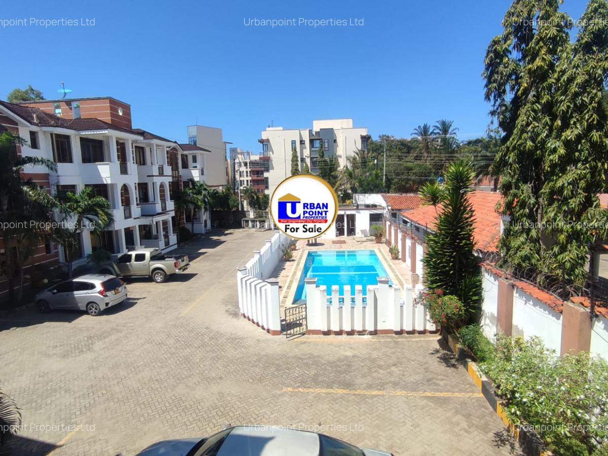 2 Bed Apartment with En Suite at Greenwood - 1