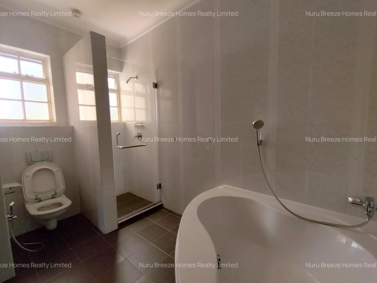 4 Bed Villa with En Suite in Kyuna - 9
