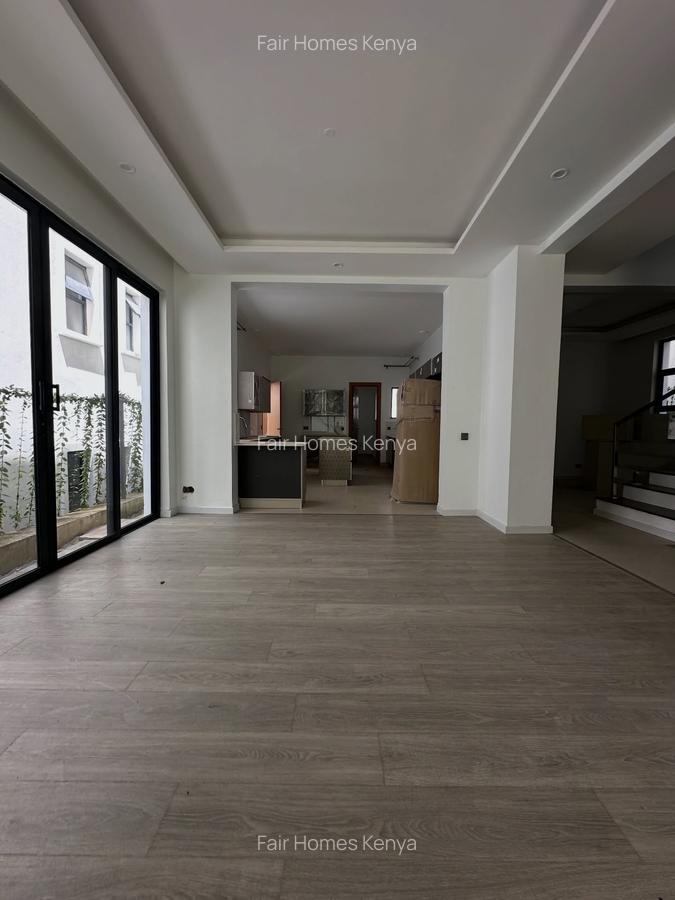 5 Bed Townhouse with En Suite at Lavington Green - 15