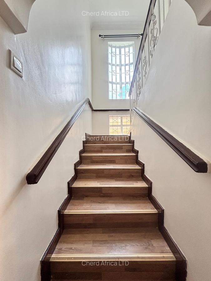 4 Bed House with En Suite at Membley - 3