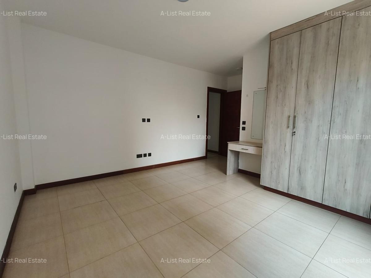 4 Bed Apartment with En Suite at General Mathenge - 3