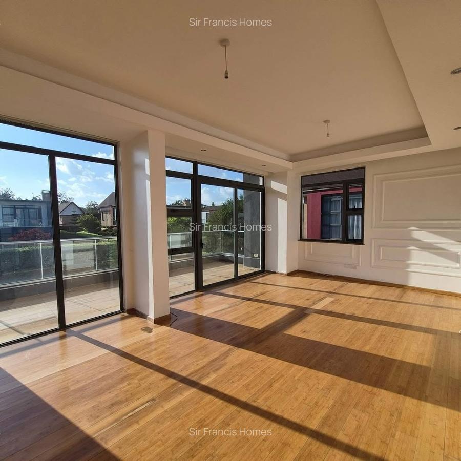 4 Bed Townhouse with En Suite at Garden Estate - 2