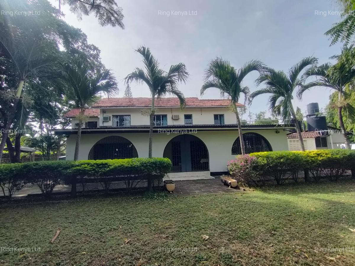 4 Bed House with Staff Quarters in Nyali Area - 1