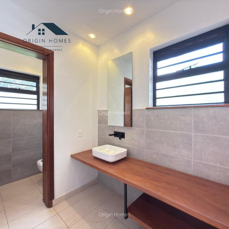 3 Bed House with En Suite at Rosslyn - 12