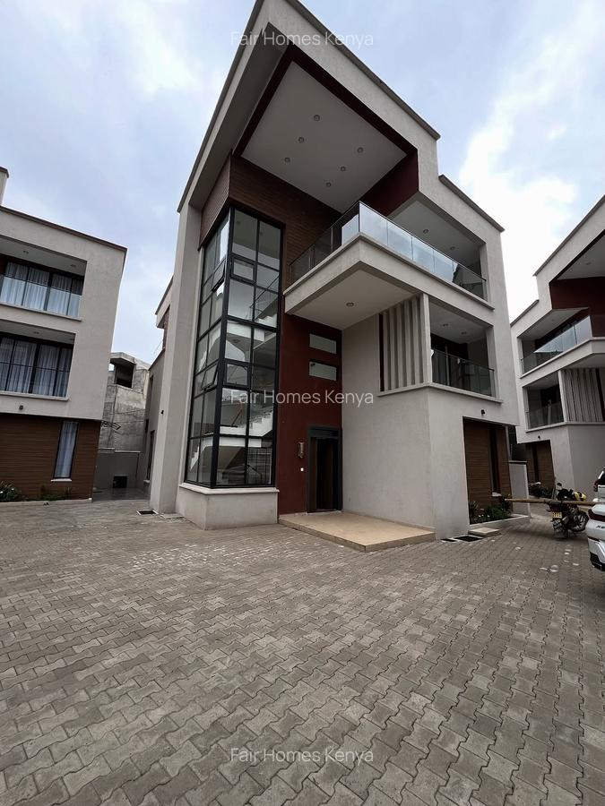 5 Bed Townhouse with En Suite at Lavington Green - 1