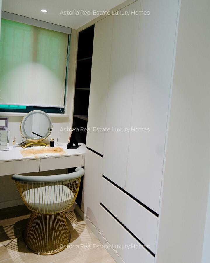 4 Bed Apartment with En Suite at 2026-405 - 15