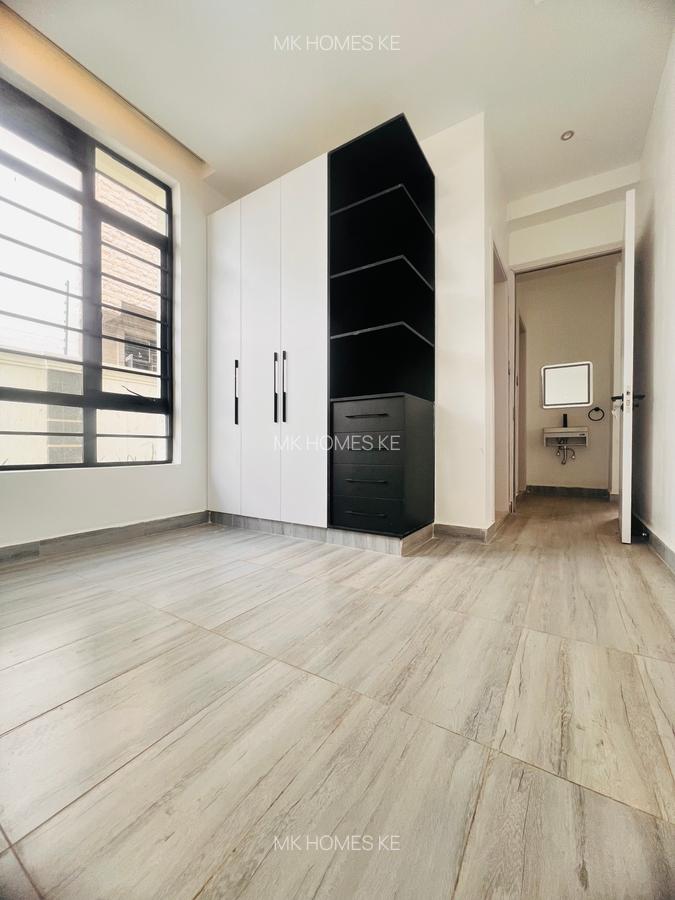 4 Bed House with En Suite at Membley - 9