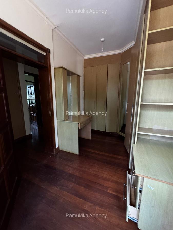 3 Bed House with En Suite at Windridge - 11