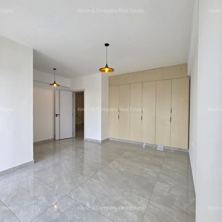 4 Bed Apartment with En Suite in General Mathenge - 16