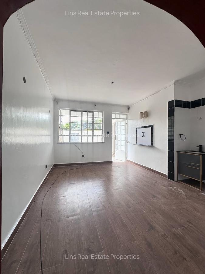 5 Bed Townhouse with En Suite in Lavington - 9