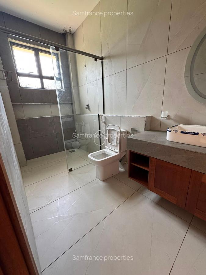 Serviced 3 Bed Apartment with En Suite at Moyne Drive - 12