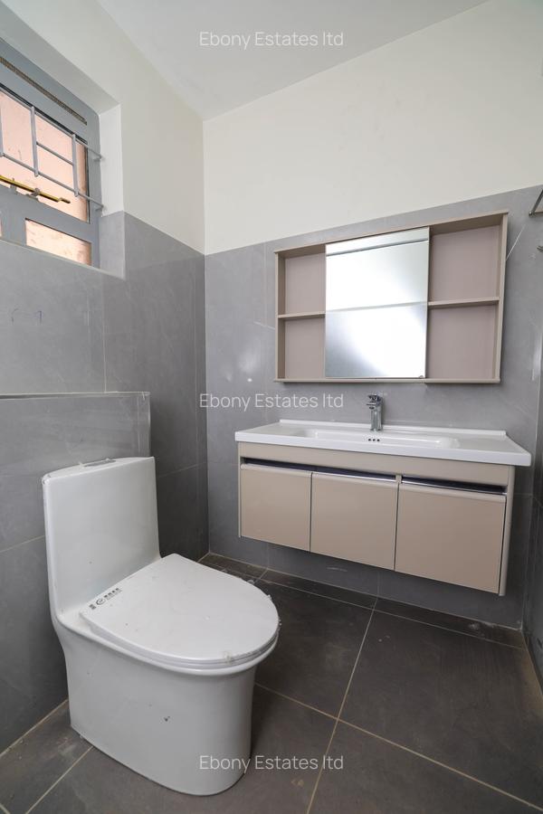 5 Bed Townhouse with En Suite in Kitengela - 11