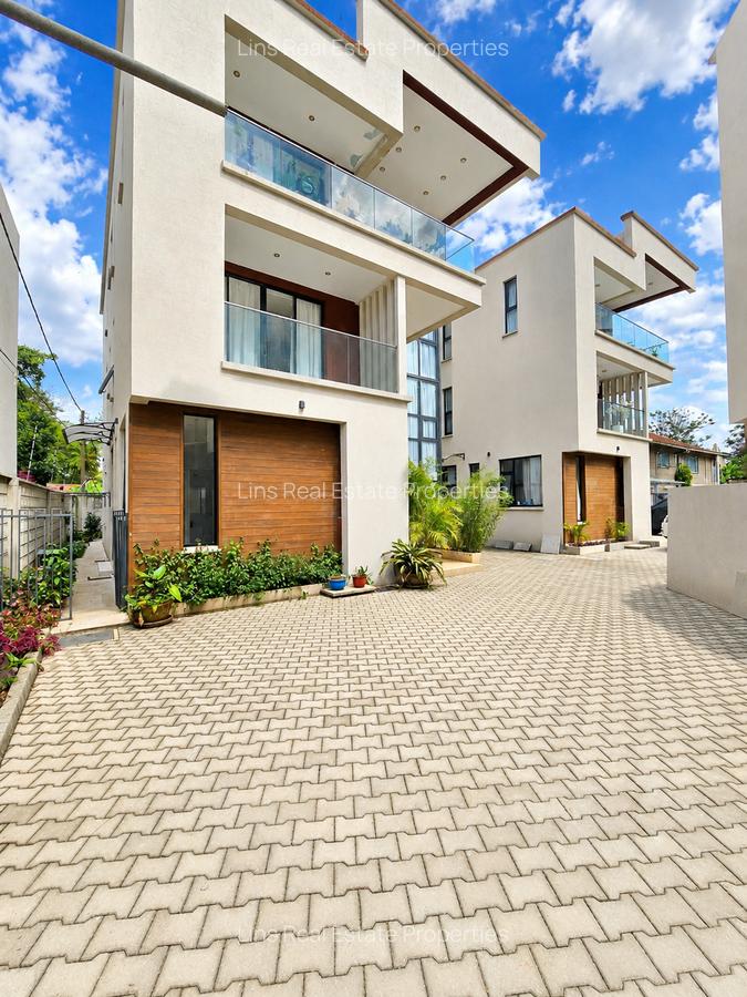 5 Bed Townhouse with En Suite in Lavington - 1