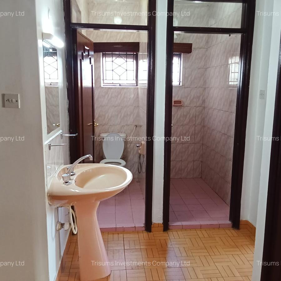 3 Bed Apartment with En Suite in Westlands Area - 13