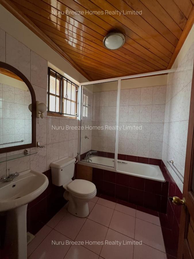 4 Bed Townhouse with En Suite in Lavington - 7