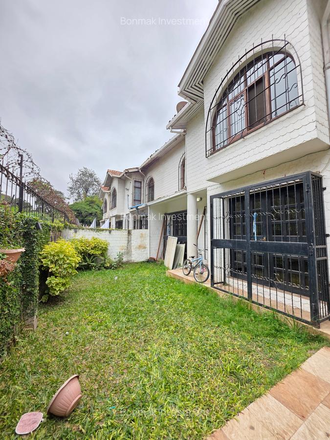 4 Bed Townhouse with En Suite at Lavington-Valley Arcade - 3