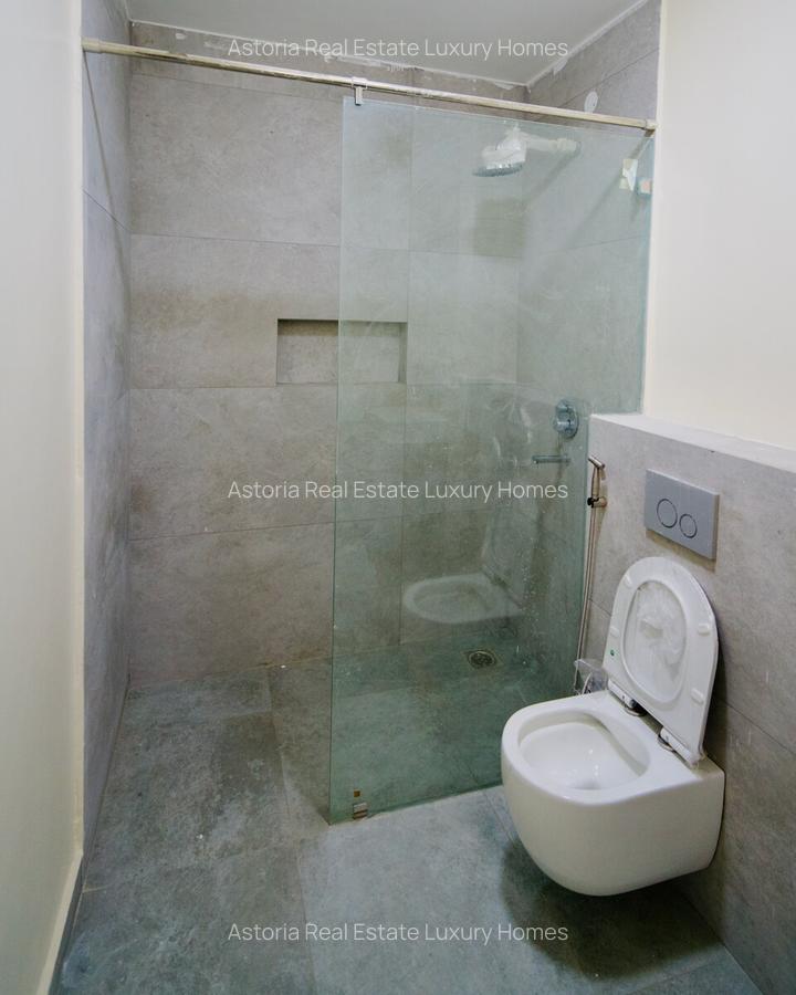 4 Bed Apartment with En Suite at 2026-430 - 18