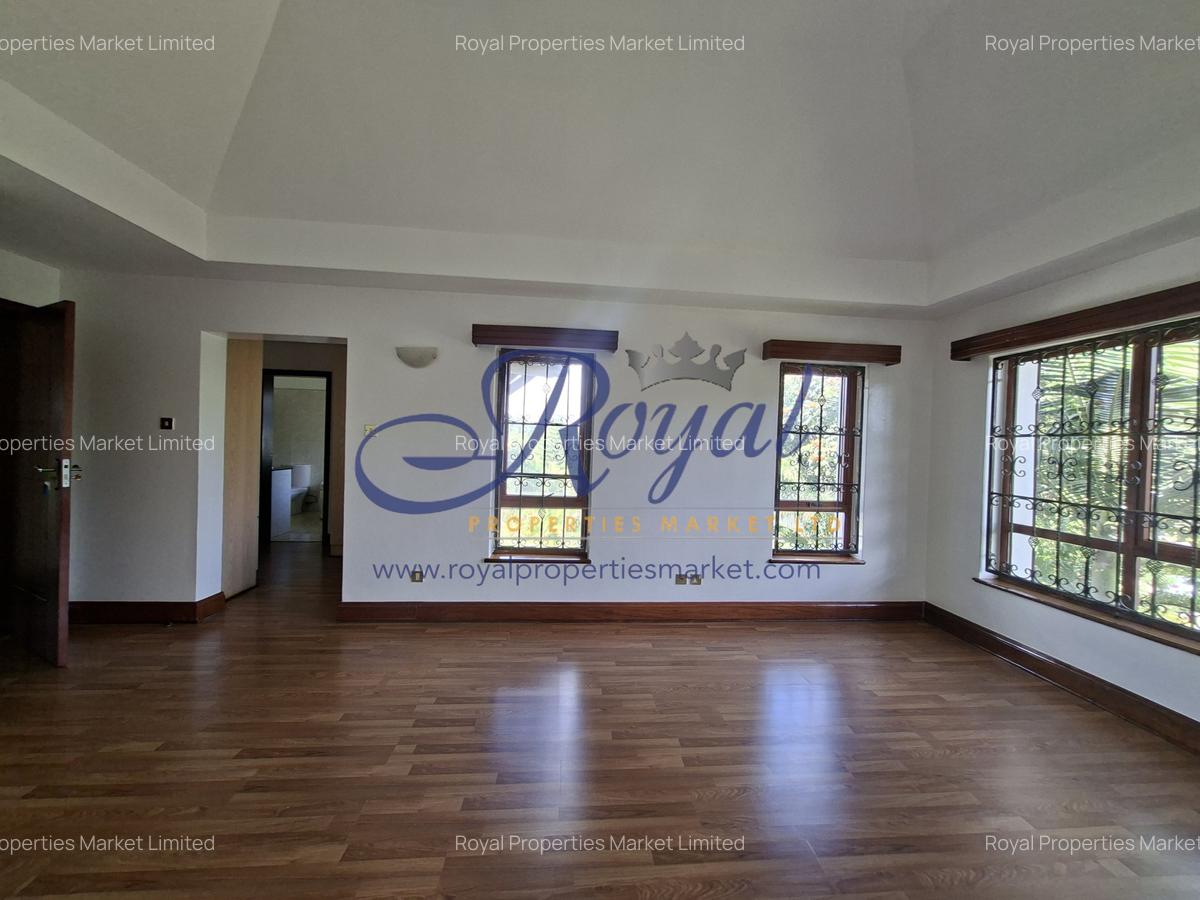 5 Bed House with En Suite in Runda - 9
