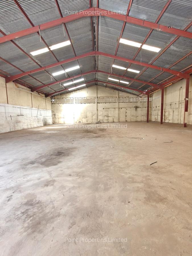 Warehouse with Parking in Industrial Area - 6