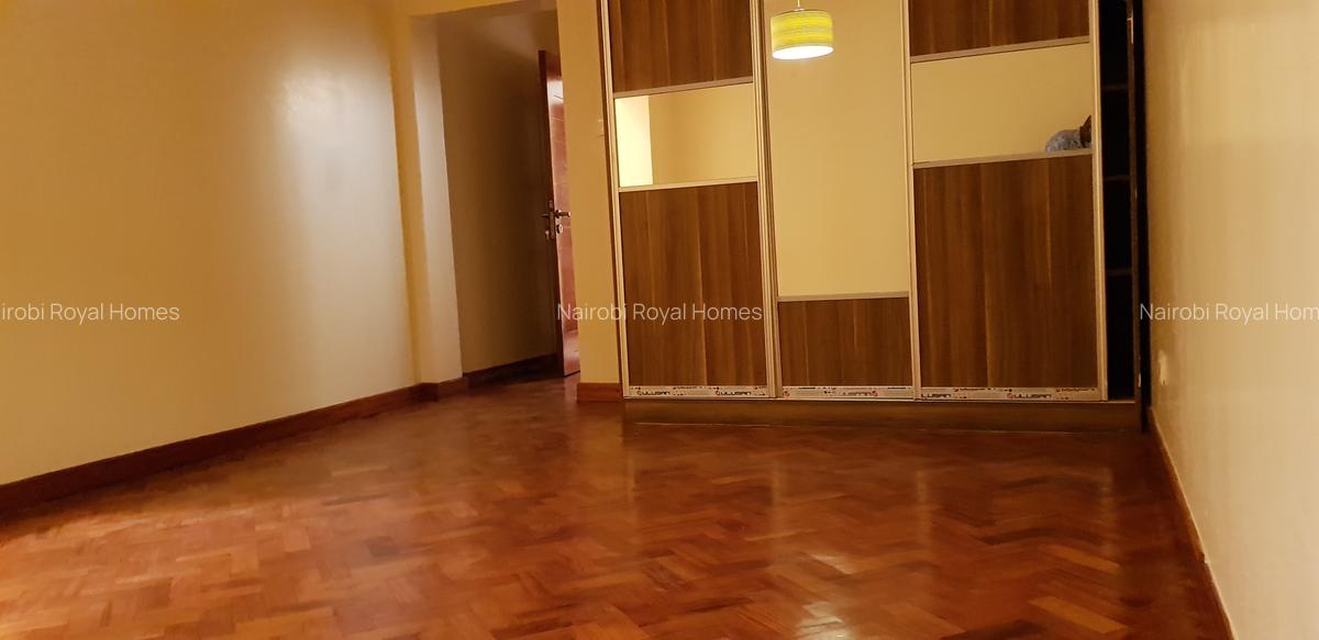 5 Bed Townhouse with En Suite at Lavington Road 66 - 13