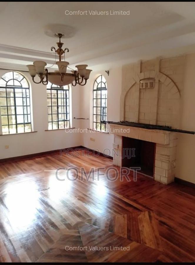 6 Bed Townhouse with En Suite at Statehouse Road - 11
