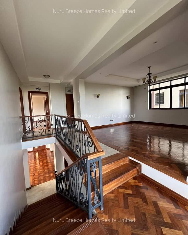 4 Bed Apartment with En Suite in Riverside - 15