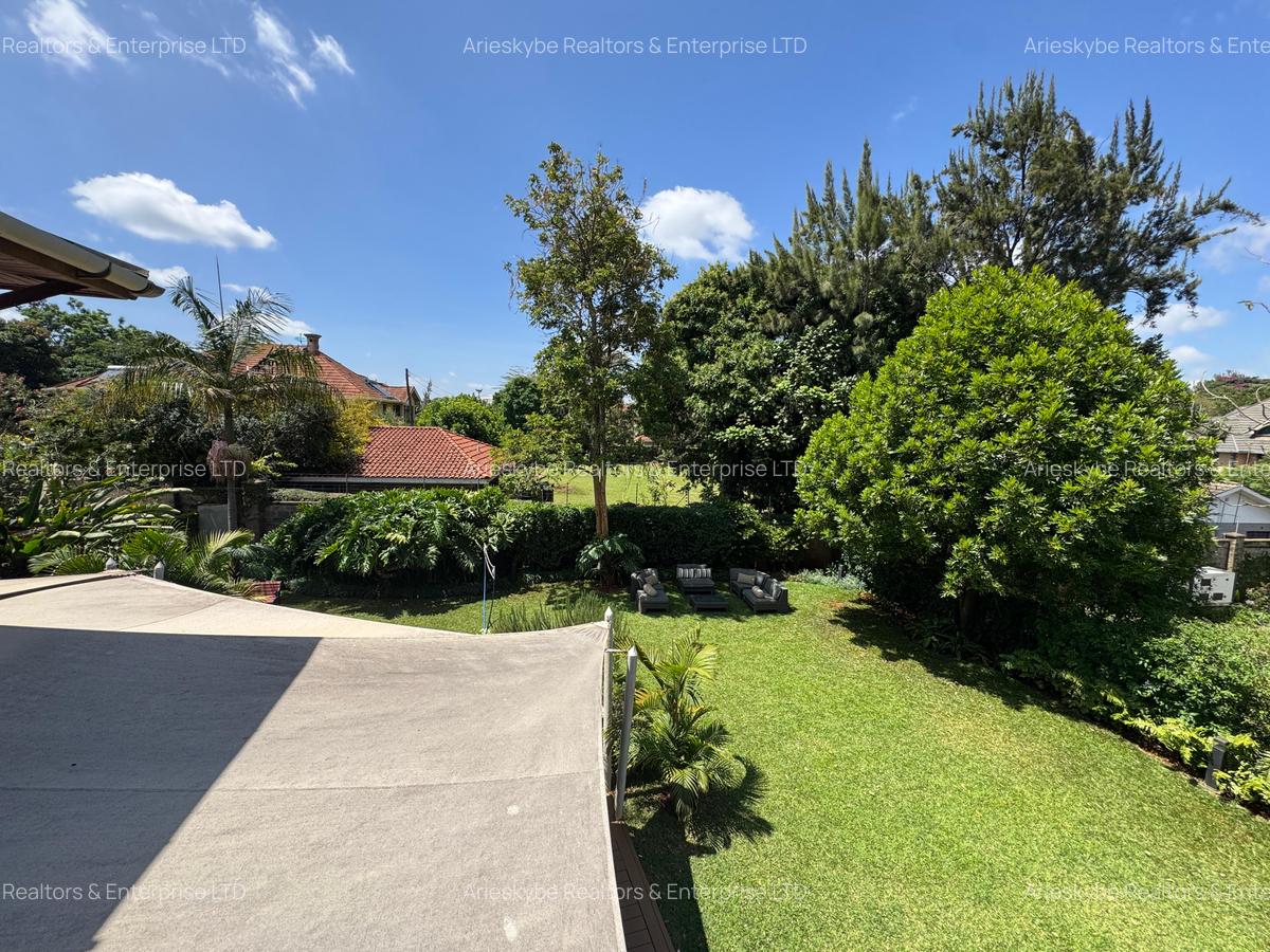 5 Bed Villa with En Suite in Runda - 11