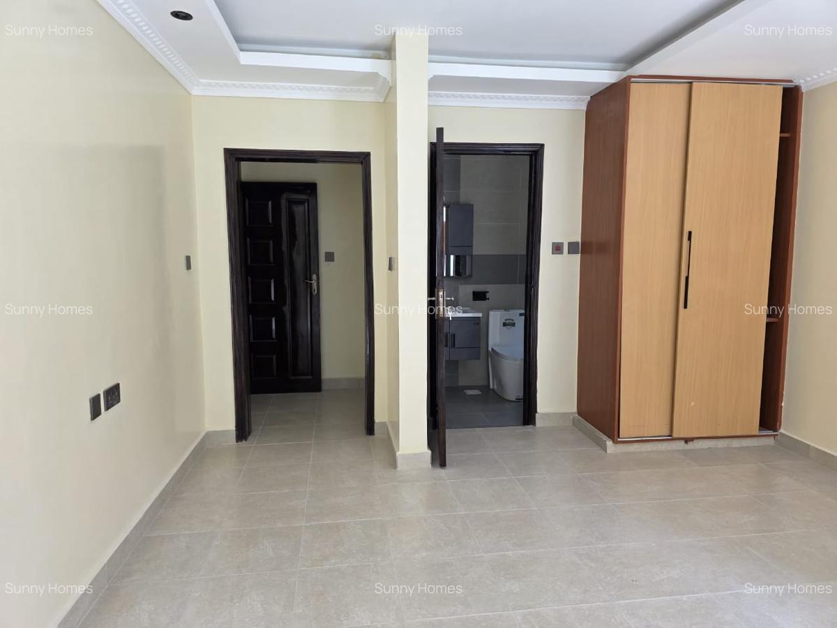 5 Bed House with En Suite at New Kitusuru - 13