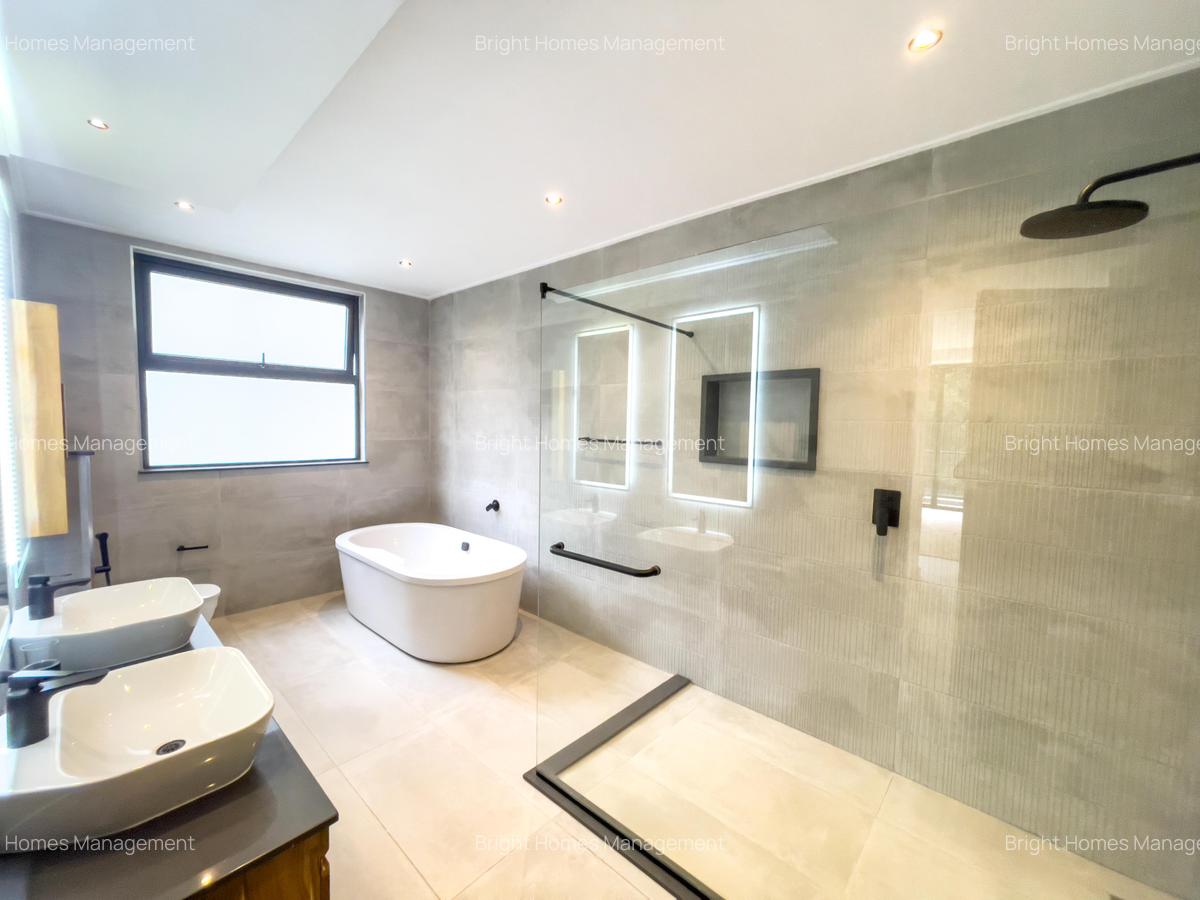 4 Bed Apartment with En Suite in Spring Valley - 9