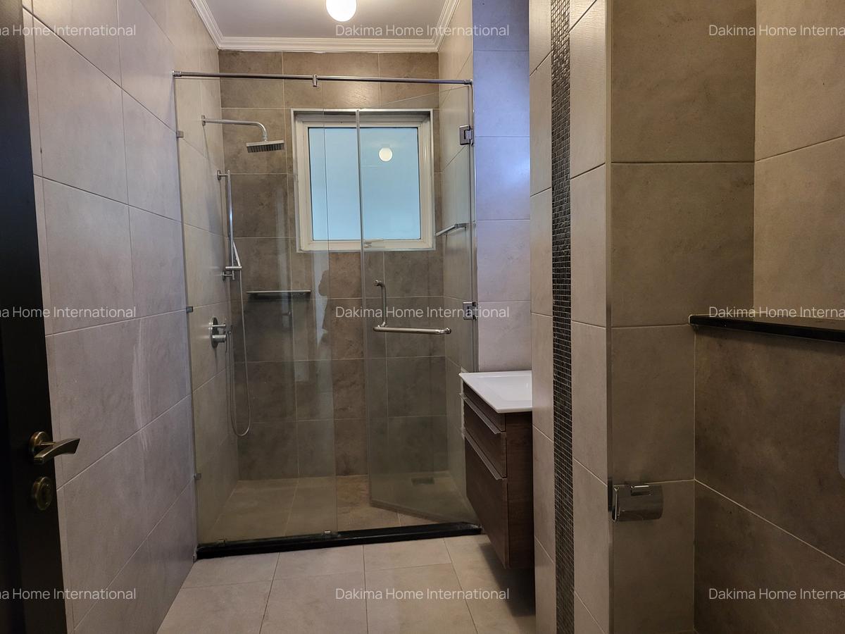 4 Bed Apartment with En Suite in General Mathenge - 13