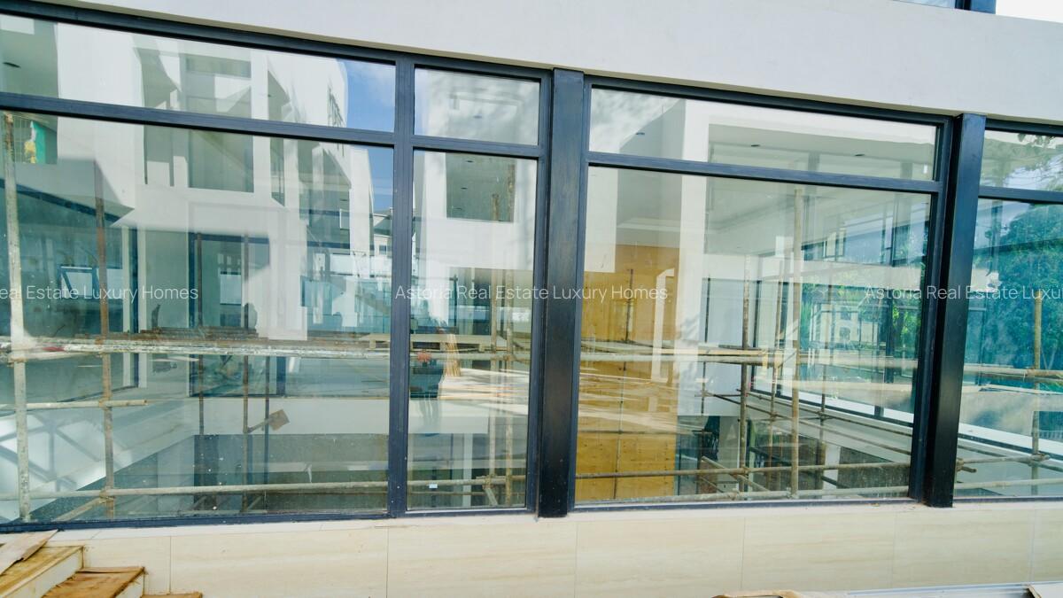 5 Bed Villa with En Suite at 2026-187 * 11.07 - 18