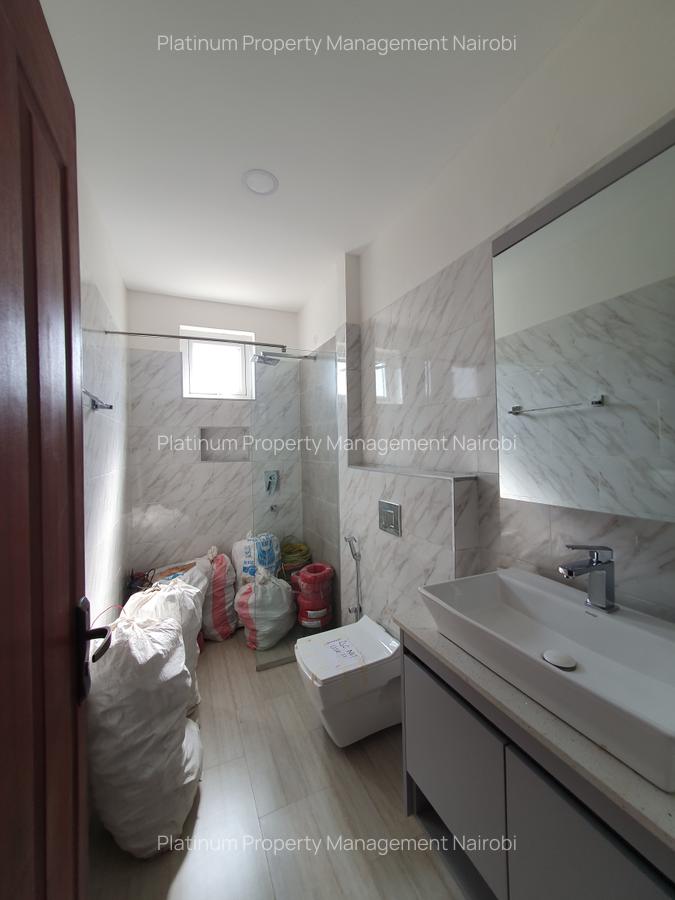 3 Bed Apartment with En Suite in Parklands - 17