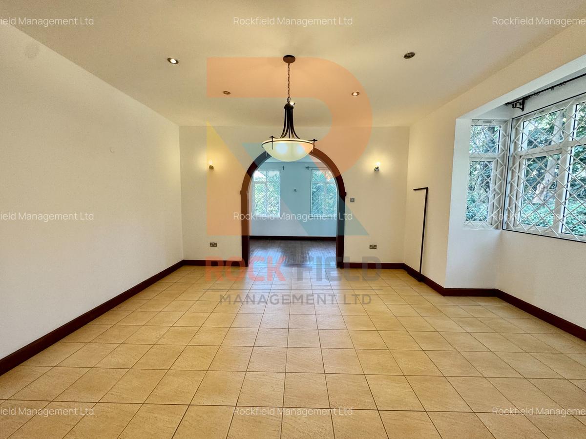 5 Bed Townhouse with En Suite in Rosslyn - 11