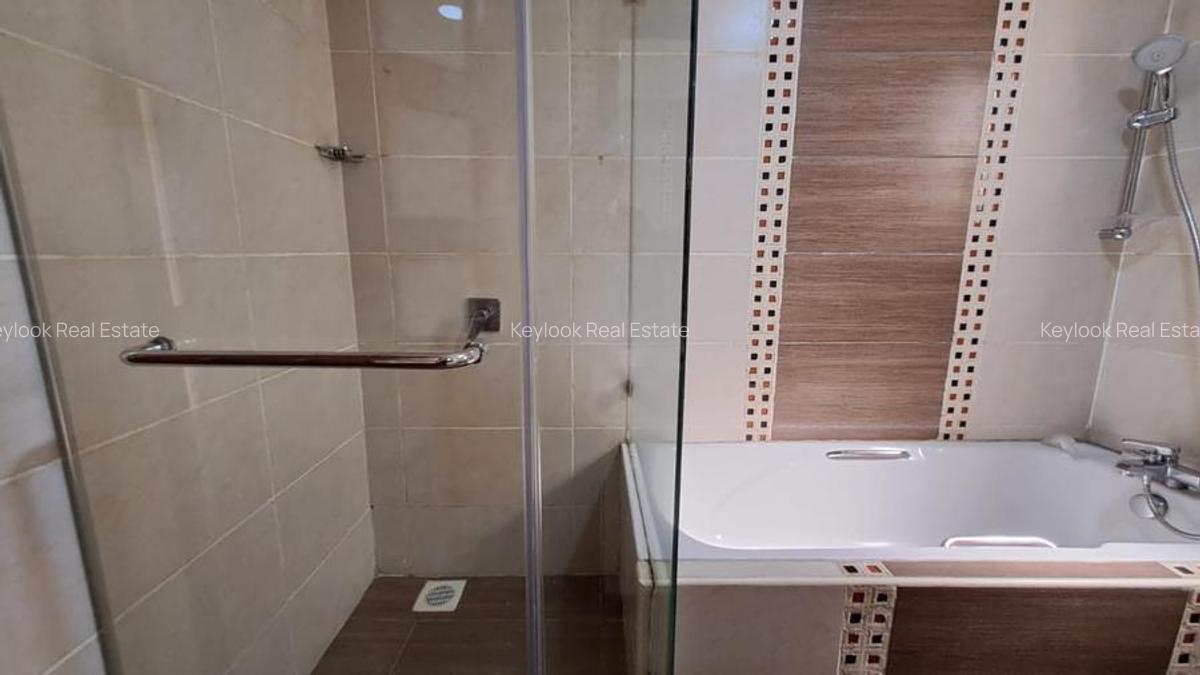 5 Bed Townhouse with En Suite at Lavington Green - 12