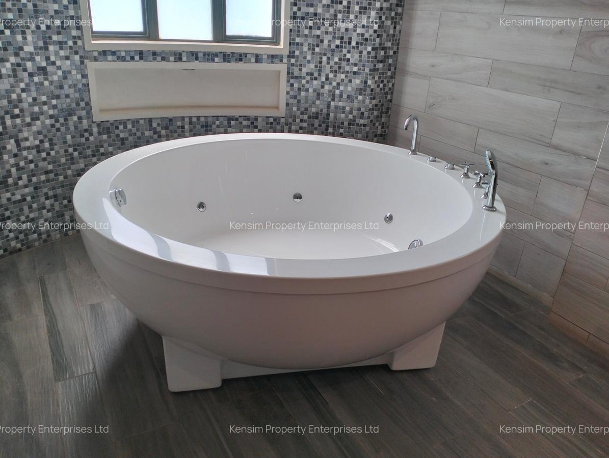 5 Bed Townhouse with En Suite in Lavington - 20