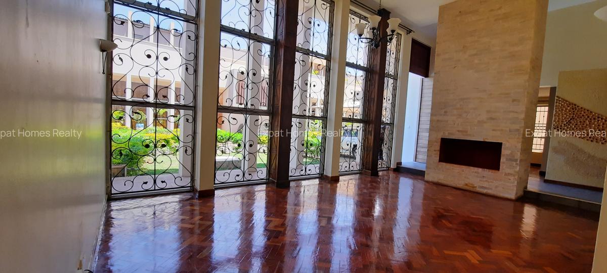 5 Bed Villa with En Suite in Lavington - 9