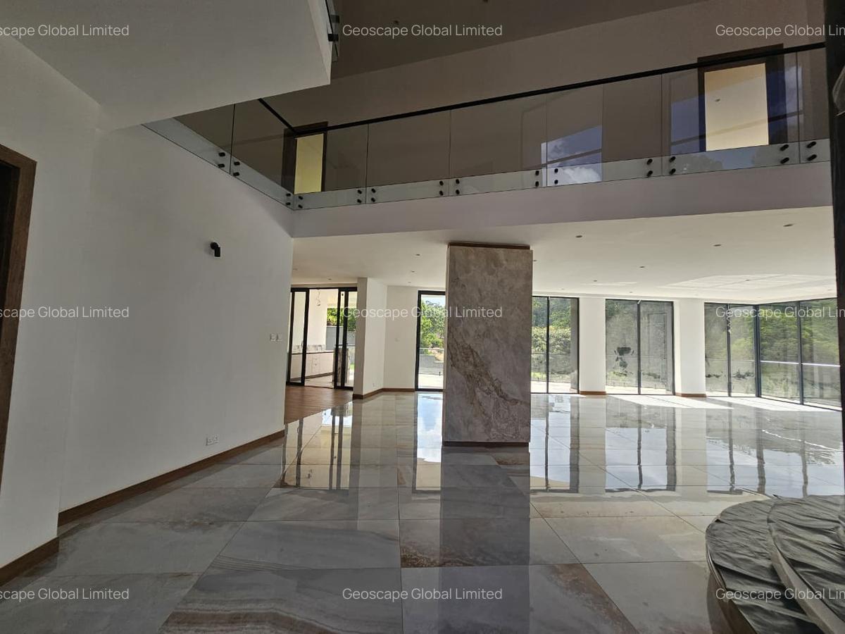 5 Bed House with En Suite in Nyari - 3
