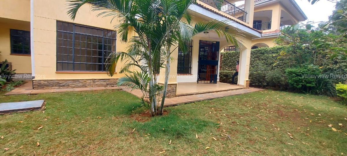 4 Bed Townhouse with En Suite at Lavington - 4