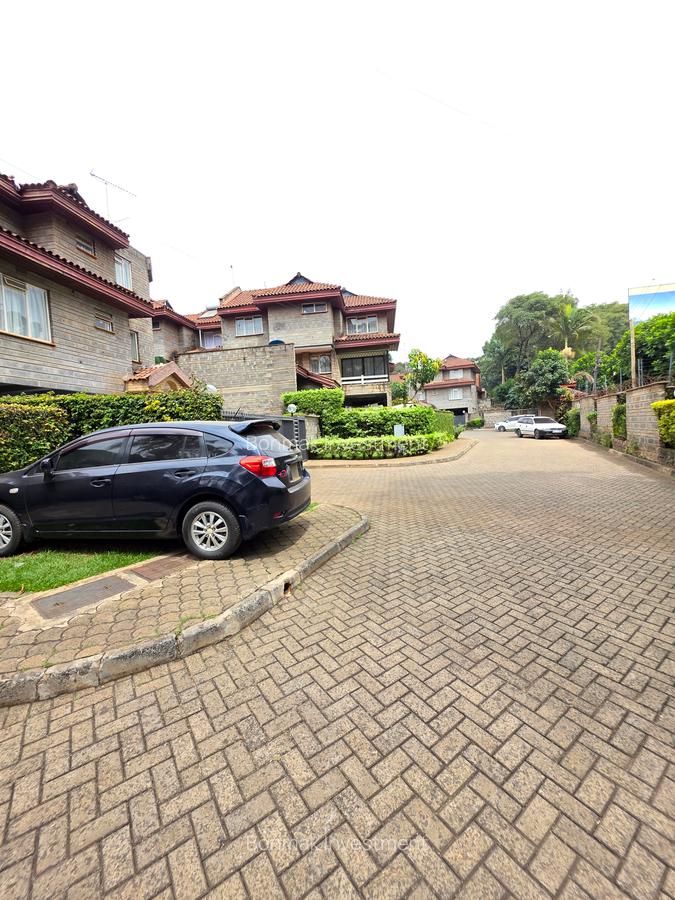 4 Bed Townhouse with En Suite at Lavington Green - 2