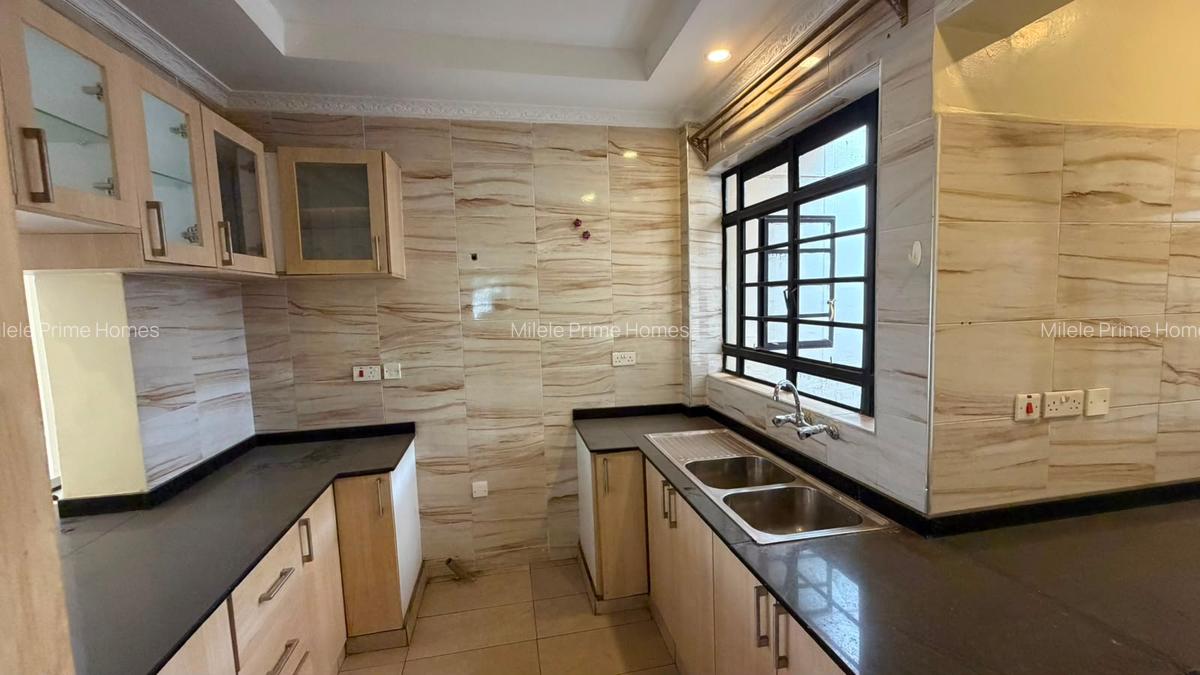 3 Bed Townhouse with En Suite at Garden Estate - 7