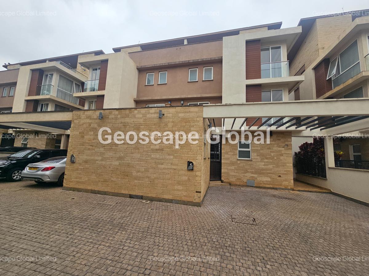 5 Bed Townhouse with En Suite in Lavington - 4